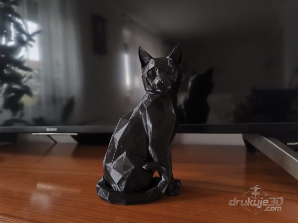 Czarna figurka siedzącego kota w stylu low poly, wysokość 20 cm, wydruk 3D z PETG